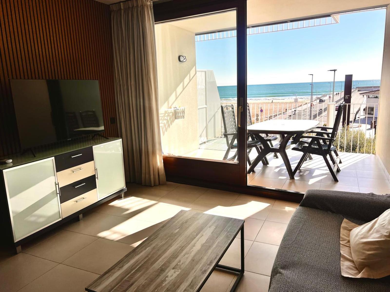 Apartaments Voramar Камбрильс Экстерьер фото